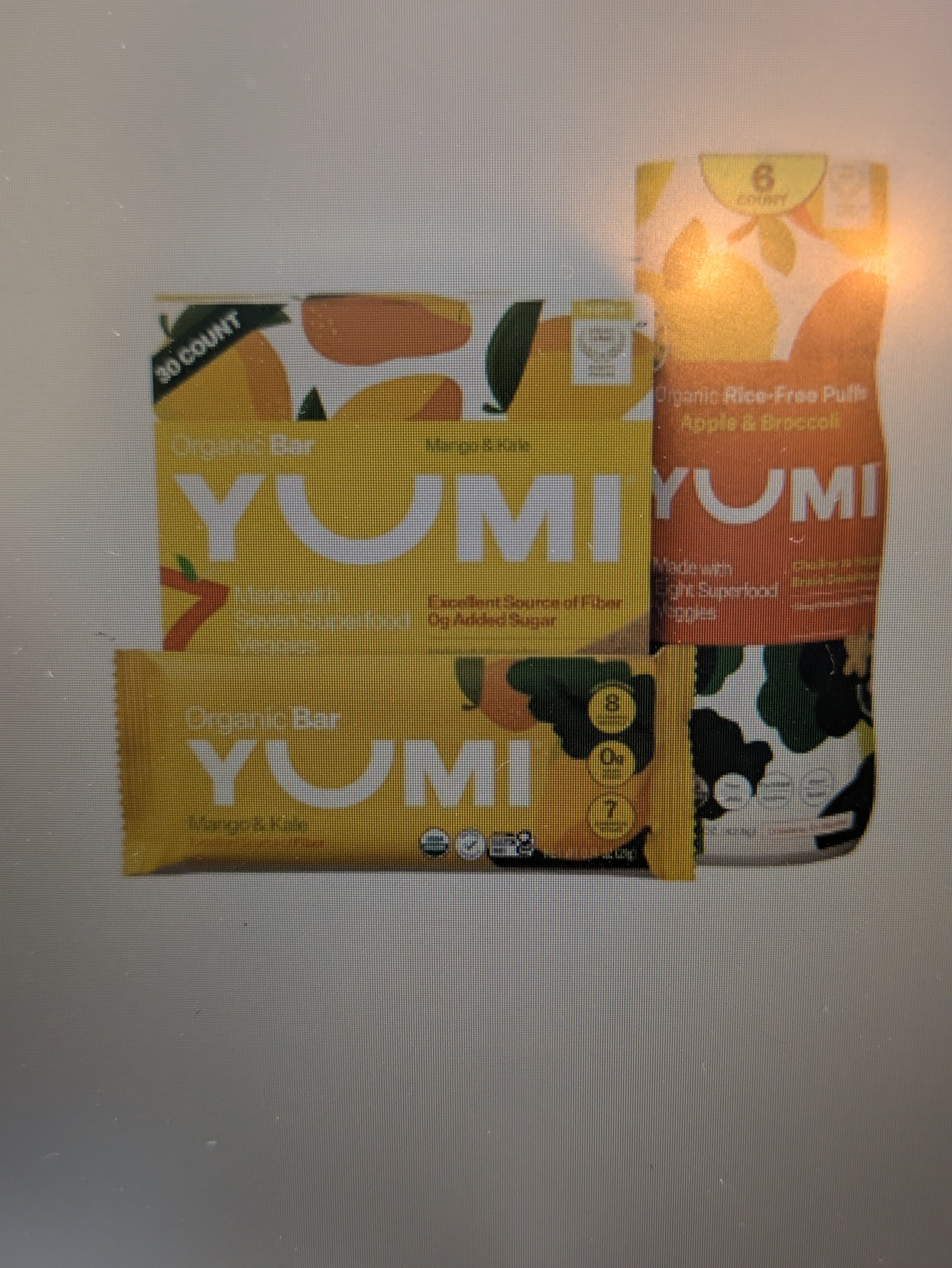 Yumi Organic Toddler Snacks Bars - Mango & Kale & YUMI Rice-Free Baby Puffs - Apple & Broccoli